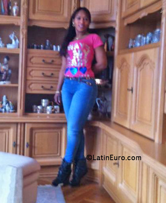 Date this charming Spain girl Francia17 from Huesca ES236