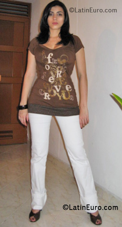 Date this tall Colombia girl Luz from Medellin CO10386