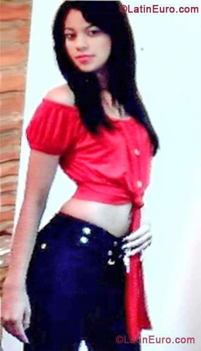 Date this athletic Colombia girl Steffany from Cali CO10407