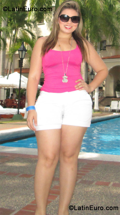 Date this voluptuous Colombia girl Margarita from Barranquilla CO10456