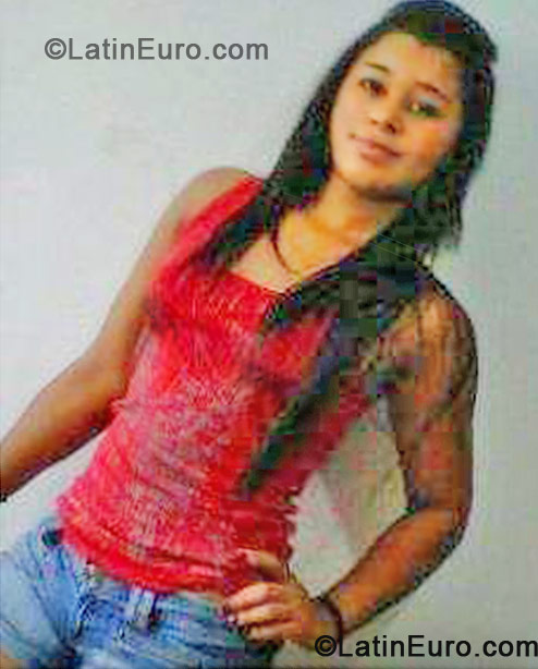 Date this lovely Colombia girl Gabriela Montoy from Cali CO10535