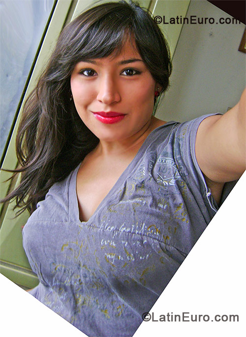 Date this lovely Colombia girl Karen from Cali CO10536