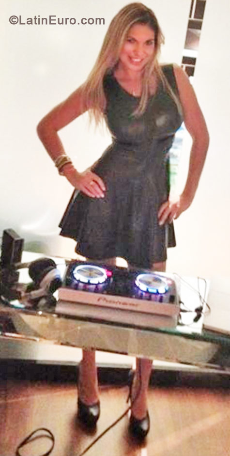 Date this funny Mexico girl Fernanda from Mexico City MX718