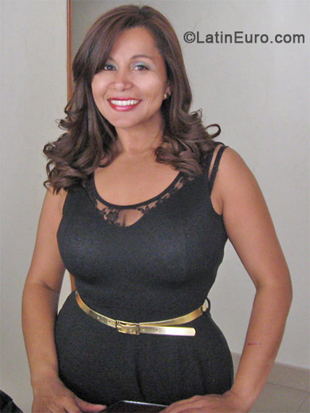 Date this happy Colombia girl Alexandra from Bogota CO10546