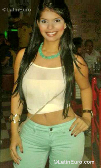 Date this nice looking Colombia girl Nary from Barranquilla CO10583