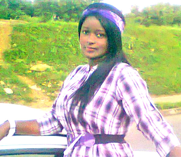 Date this happy Colombia girl Diana from Cali CO10611