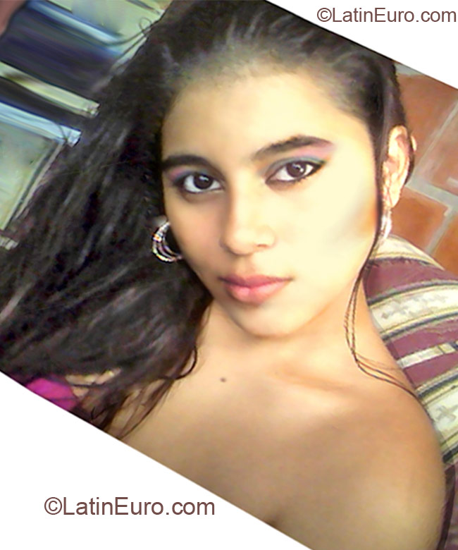 Date this stunning Colombia girl Sara from Cali CO10621