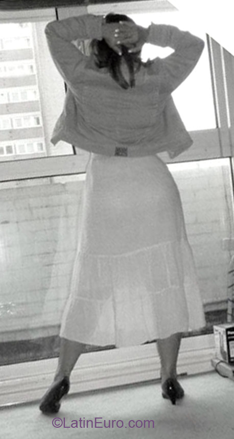 Date this happy Brazil girl Valerie from Rio De Janeiro BR6774