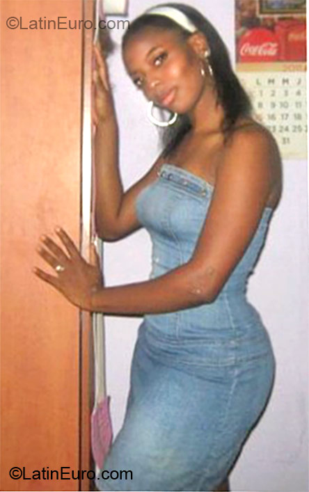 Date this attractive Colombia girl Patricia from Villavicencio CO10636