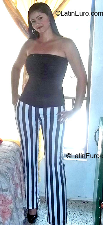 Date this tall Colombia girl Diana from Medellin CO10657