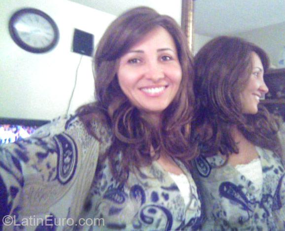 Date this hot United States girl Belacronel from Los Angeles US13183