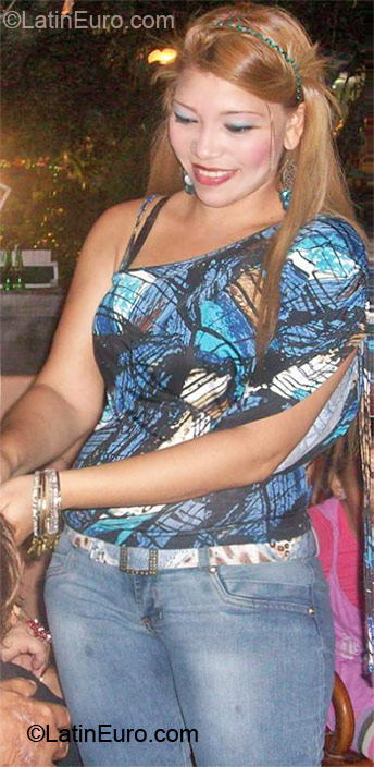 Date this hot Colombia girl Cecilia from Cartagena CO10667