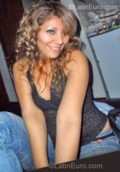 Date this nice looking Peru girl Kat from Lima PE652