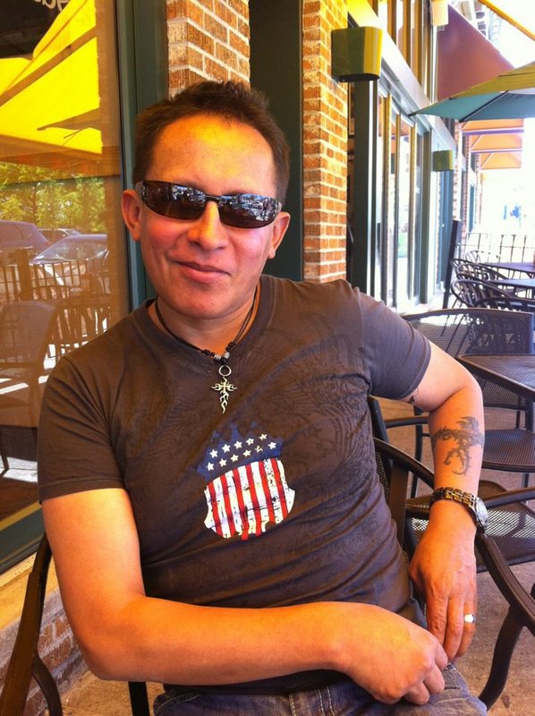 Date this gorgeous United States man ELOY from Miami y La Paz, Bolivia US13203