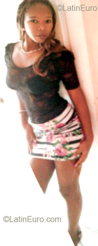 Date this attractive Honduras girl Ingrid from La Ceiba HN681