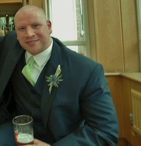 Date this funny United Kingdom man Hugscureeveryth from Belfast GB667