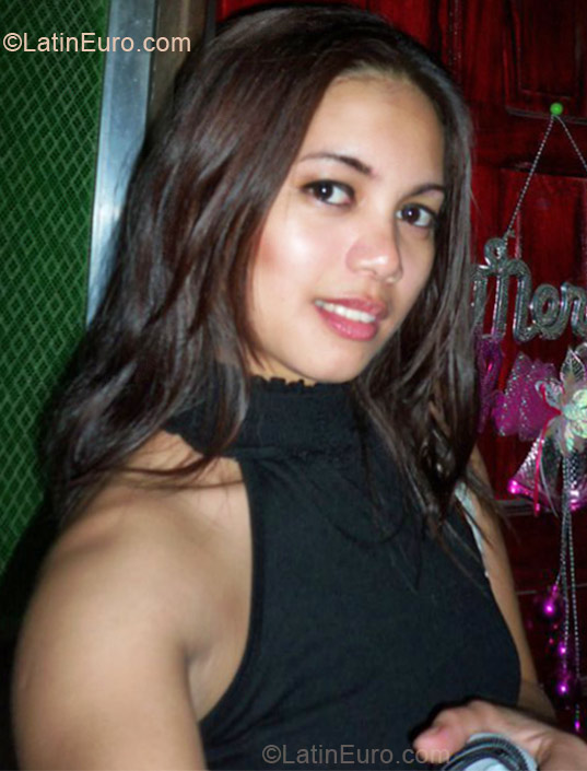 Date this foxy Philippines girl Gladetz from Laoag City PH481