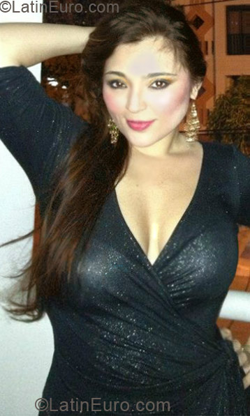 Date this lovely Colombia girl Elizabeth from Santa Marta CO10827