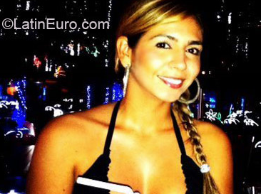 Date this foxy Colombia girl MARIA from Bucaramanga CO10850