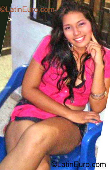 Date this gorgeous Colombia girl Yoli from Barranquilla CO10871