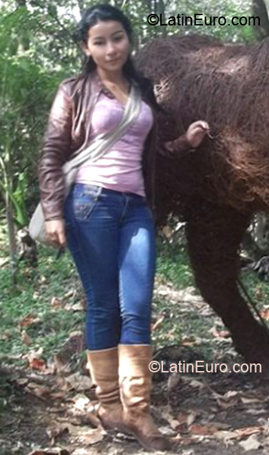 Date this stunning Colombia girl Isabell from Bogota CO10877