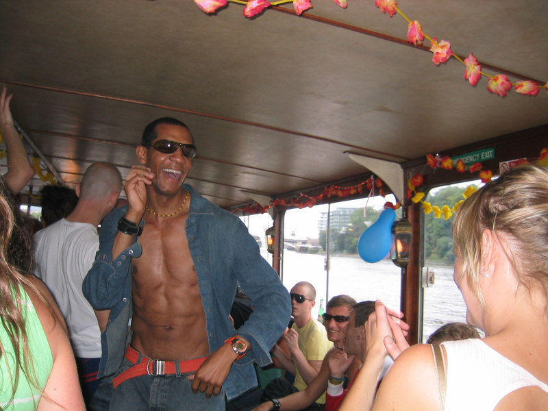 Date this sultry United States man Quemega from London GB674