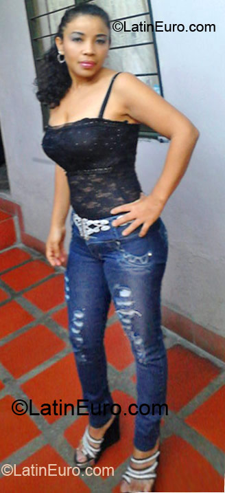 Date this good-looking Colombia girl Francia ruiz from Cali CO10984