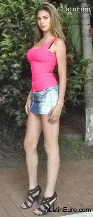 Date this gorgeous Colombia girl Luz from Bogota CO11018