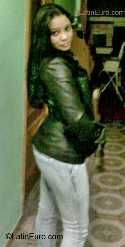 Date this delightful Dominican Republic girl Arianni from Santo Domingo DO22039