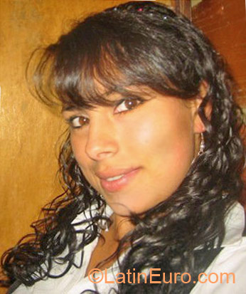Date this voluptuous Colombia girl Cindy Sthefanya from Chiquinquira CO11186