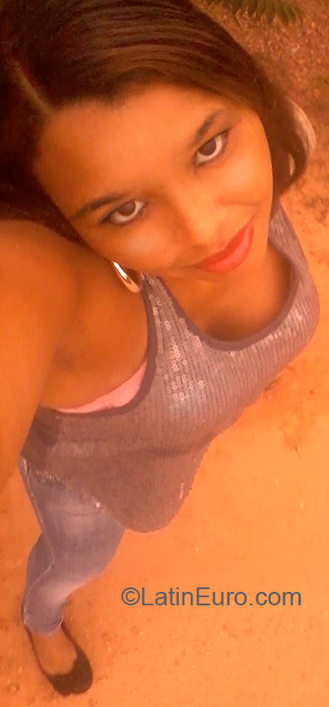 Date this foxy Brazil girl Solimar from Goiania BR7044