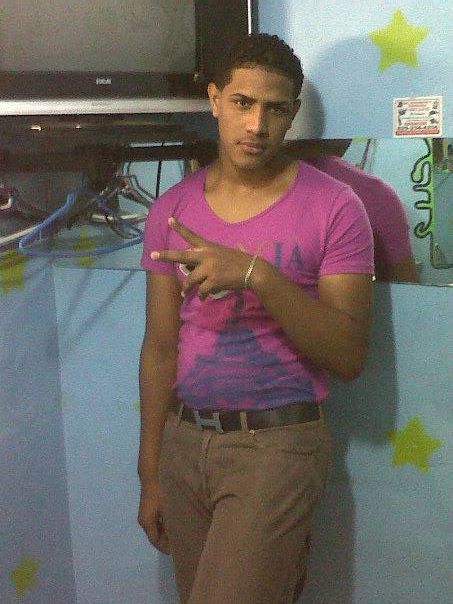 Date this nice looking Dominican Republic man Ricardo from Santo Domingo DO12040