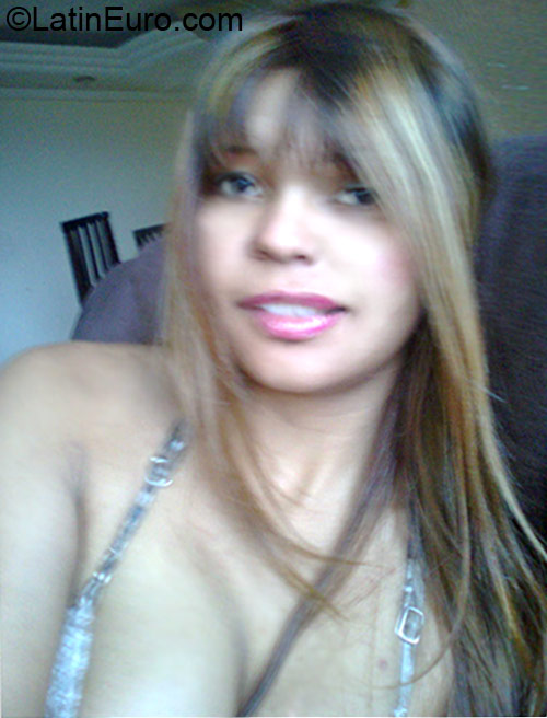 Date this nice looking Brazil girl Lilian from Sao Paulo BR7055