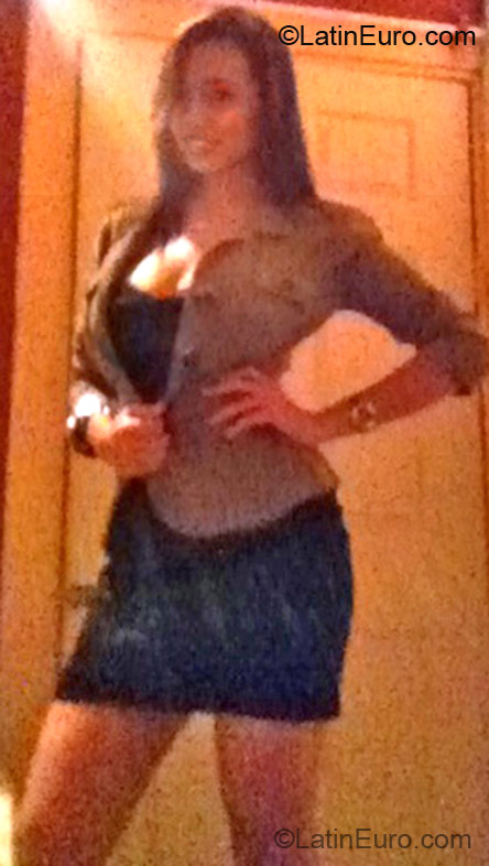 Date this good-looking Honduras girl Aby from San Pedro HN721