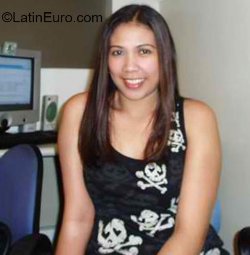 Date this lovely Philippines girl Myra from Manila PH621