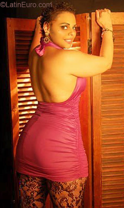 Date this good-looking Brazil girl Angela Maria from Sao Paulo BR7067