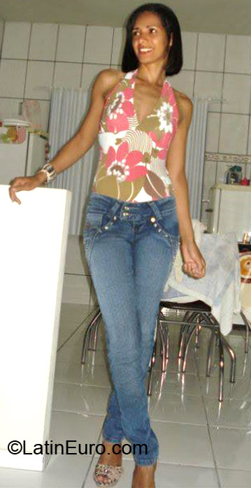 Date this passionate Brazil girl Claudia from Nova Mutum BR7068