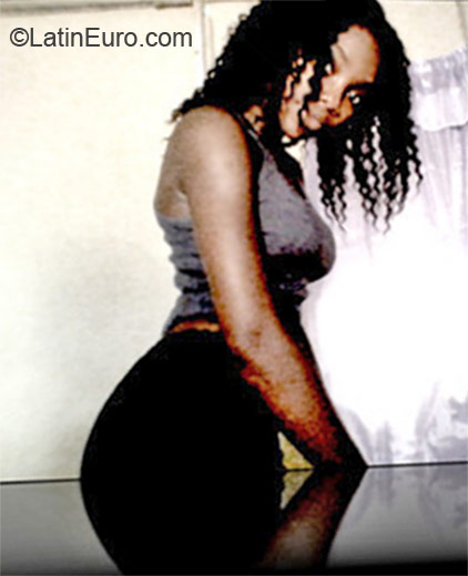 Date this athletic Jamaica girl Ashley from Kingston JM711