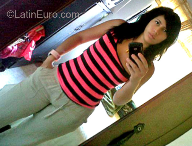 Date this delightful Colombia girl Marcela from Cali CO11260