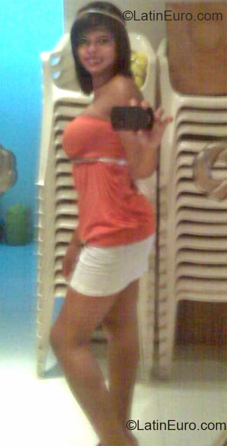 Date this pretty Colombia girl Diana Carolina from Cali CO11282