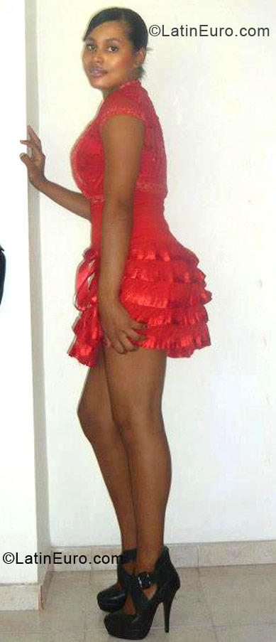 Date this lovely Dominican Republic girl Andy nairoby from Barahona DO12361