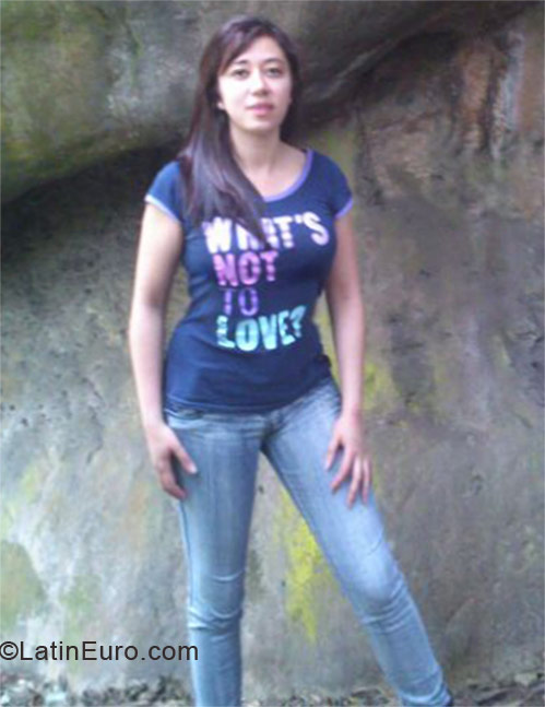 Date this exotic Colombia girl Carolina from Bogota CO11295