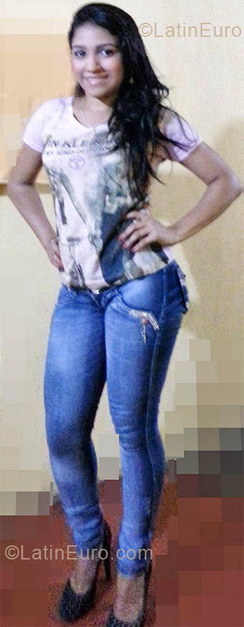 Date this attractive Brazil girl Priscilla from Timon BR7130