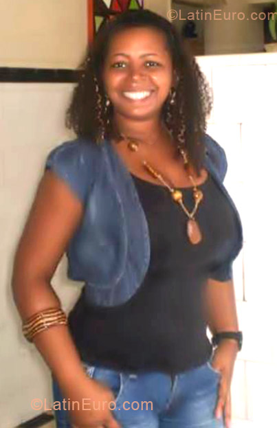 Date this attractive Brazil girl Maria Jose from Recife BR7142