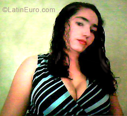 Date this happy Honduras girl Blanca from San Padro Sula HN767