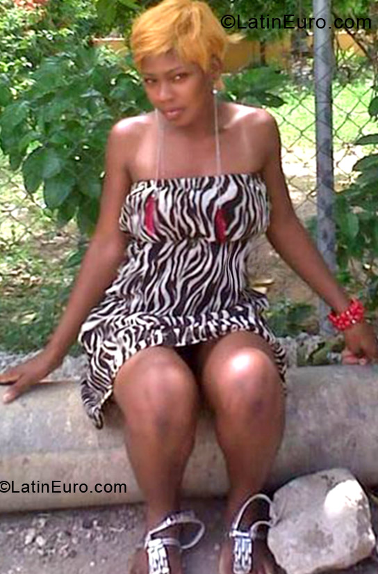 Date this sultry Jamaica girl Kristina from Kingston JM804