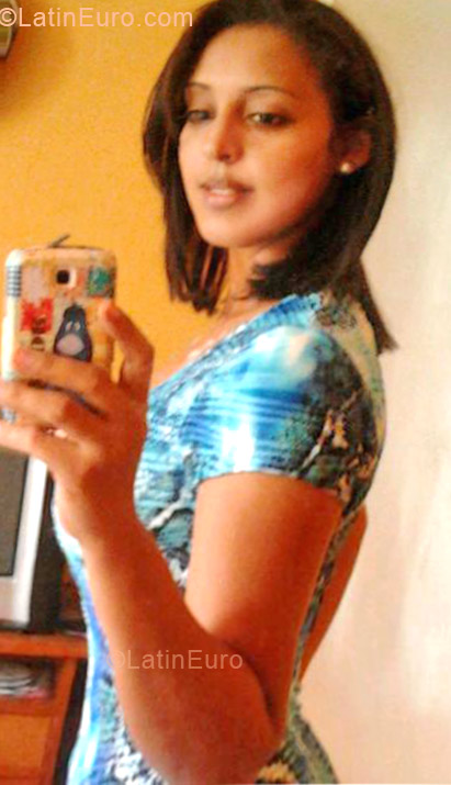 Date this hot Colombia girl Julieth from Cartagena CO11488