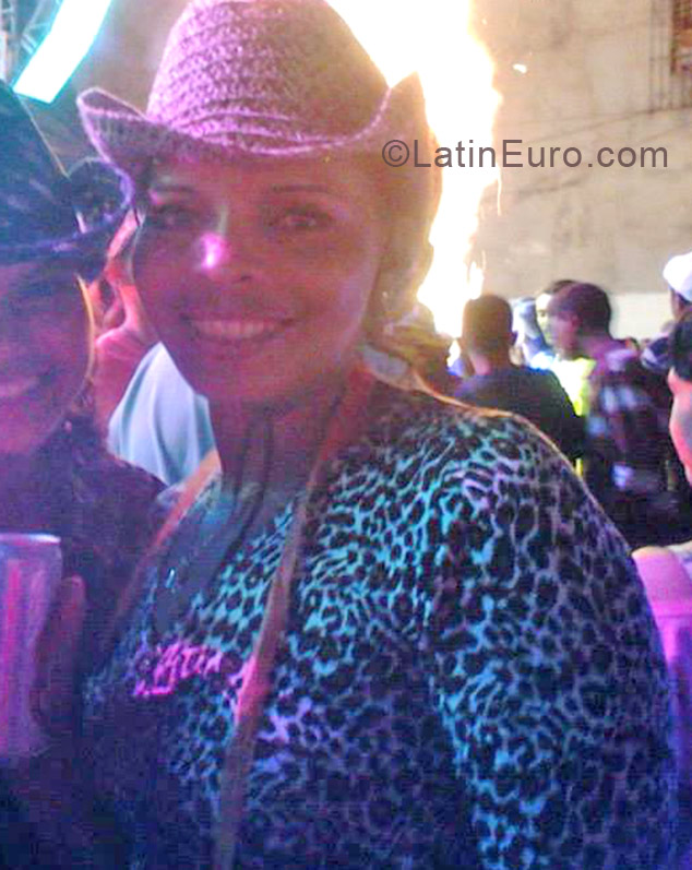 Date this happy Brazil girl Valdireni from Belem BR7169