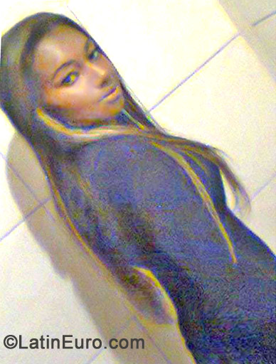 Date this sultry Brazil girl Nathalia from Sao Paulo BR7238