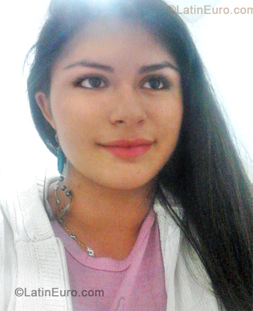 Date this attractive Colombia girl Soraya from Bogota CO11636